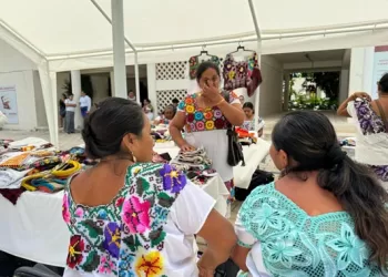 Artesanías y turismo comunitario