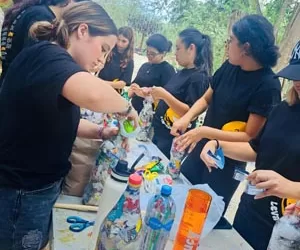 Realizan taller en el Parque Cancún sobre elaboración de "ecoladrillos"