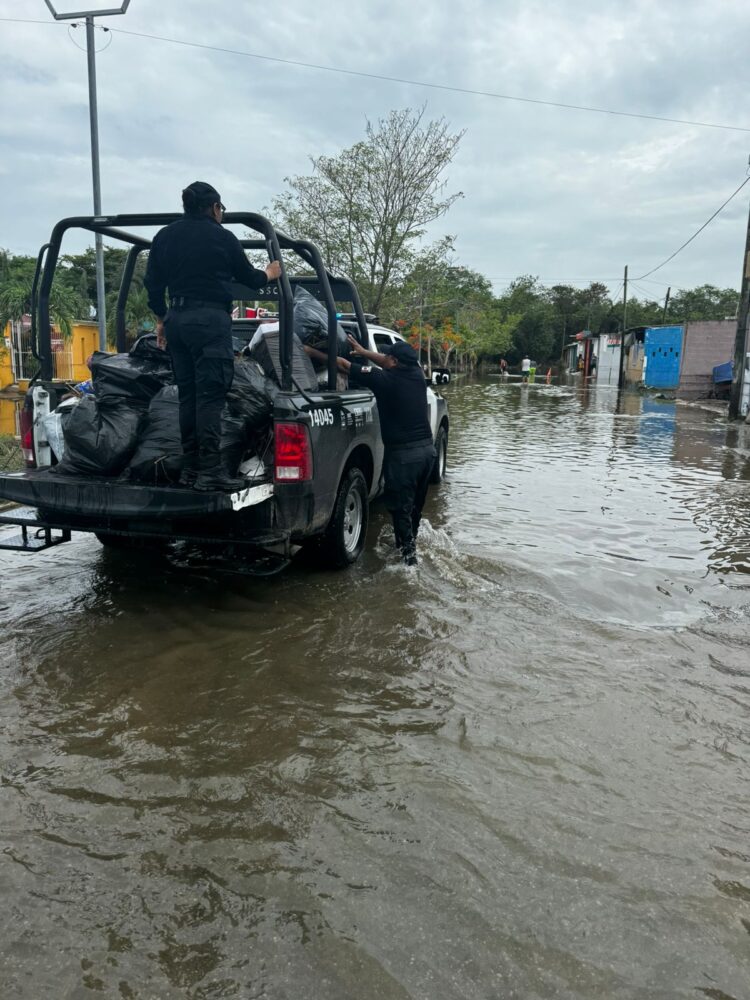Policía Rural participan en las brigadas de ayuda en la Zona Sur de la entidad