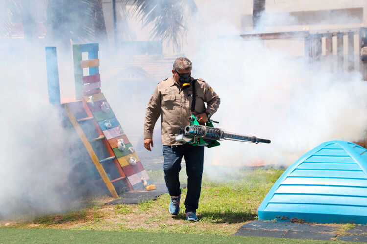 Fumigan las escuelas de Isla Mujeres para prevenir dengue