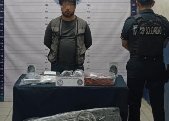 Interceptan a sujeto que asaltó una tienda de conveniencia en Playa del Carmen