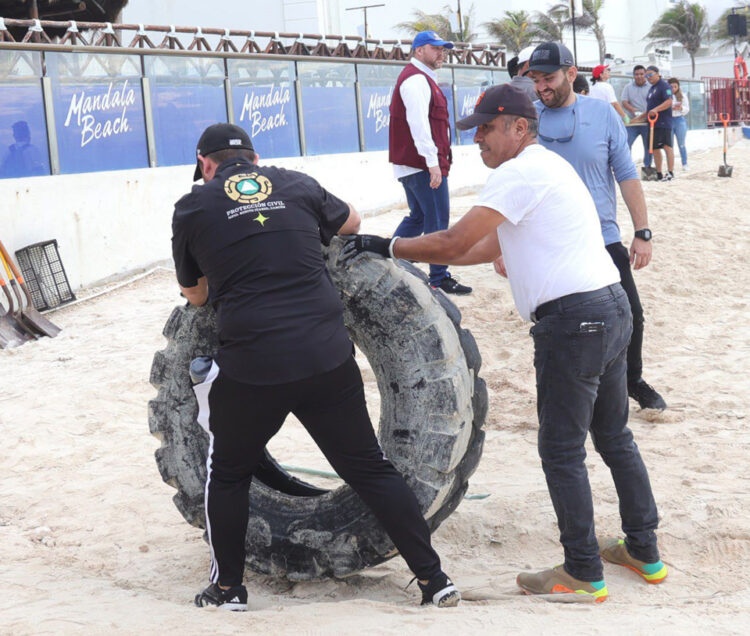 Intensifican limpieza en Playa Gaviota Azul para preservar belleza del Caribe Mexicano