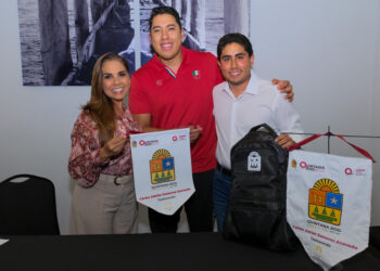 Carlos Sansores recibe escudo de Quintana Roo previo a los Juegos Olímpicos