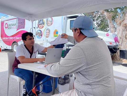 Fortalecen servicios móviles de atención médica en Isla Mujeres