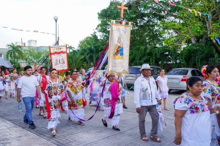 El Recodo pone a bailar a todo mundo en la Feria de Playa del Carmen