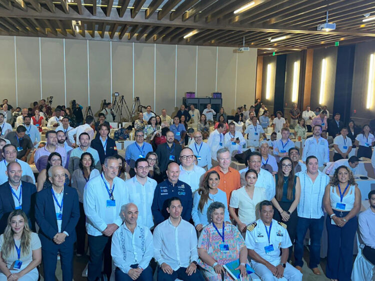 Hoteleros de la Riviera Maya, comprometidos para hallar provecho al sargazo