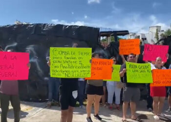 Vecinos protestan contra construcción de gasera en zona residencial de Cancún