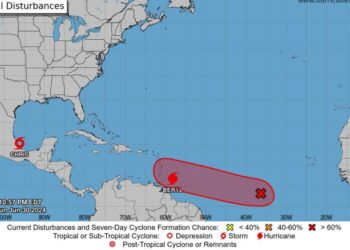Beryl se mantiene como huracán de categoría 4 en la escala de Saffir-Simpson