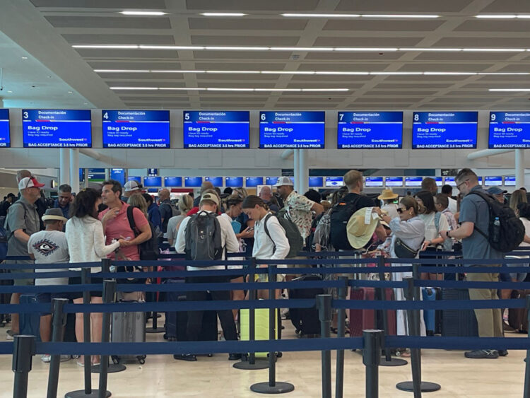 El aeropuerto de Cancún, de los más afectados por el “apagón” informático