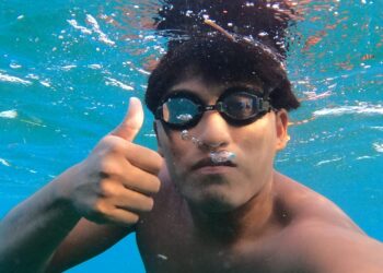 Cancunense Omar Martínez organiza nado de 15 km en aguas abiertas en apoyo a tiburones Toro