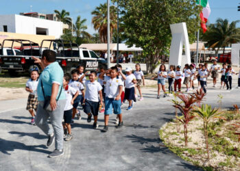 Fomentan la proximidad social a través de visitas escolares a la Casa del Policía