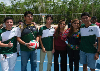 Entrega Mara Lezama infraestructura nueva en Uaqroo de Playa del Carmen