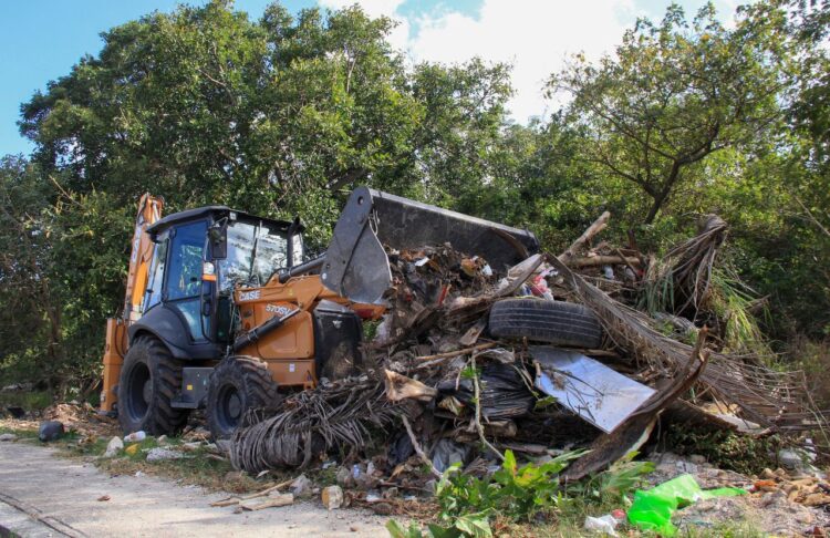  En medio año se atendieron 110 basureros clandestinos en Cancún