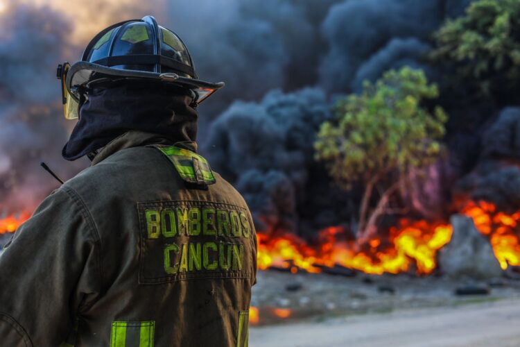 Confinado incendio en el antiguo Relleno Sanitario de Cancún