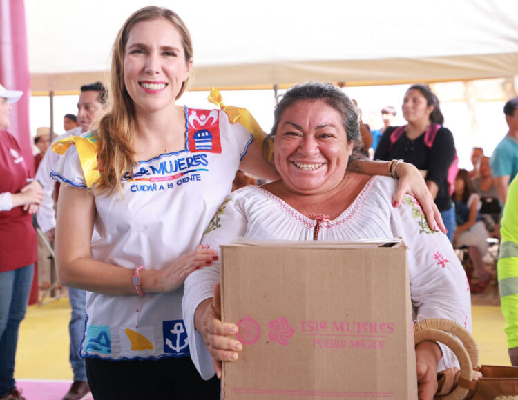 Entregan apoyos del Programa Isleña de Corazón en la Zona Continental