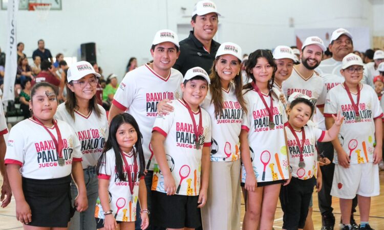 Carlos Sansores recibe reconocimiento del gobierno de Quintana Roo