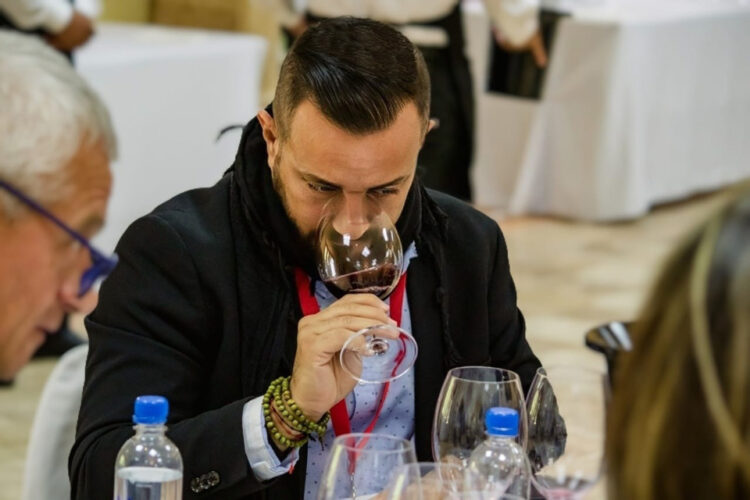 El sommelier Alberto Nacif, convocado al Concurso Mundial de Destilados en China