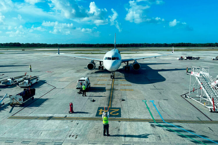 Primer sábado de este verano que el aeropuerto de Cancún no llega a 500 vuelos
