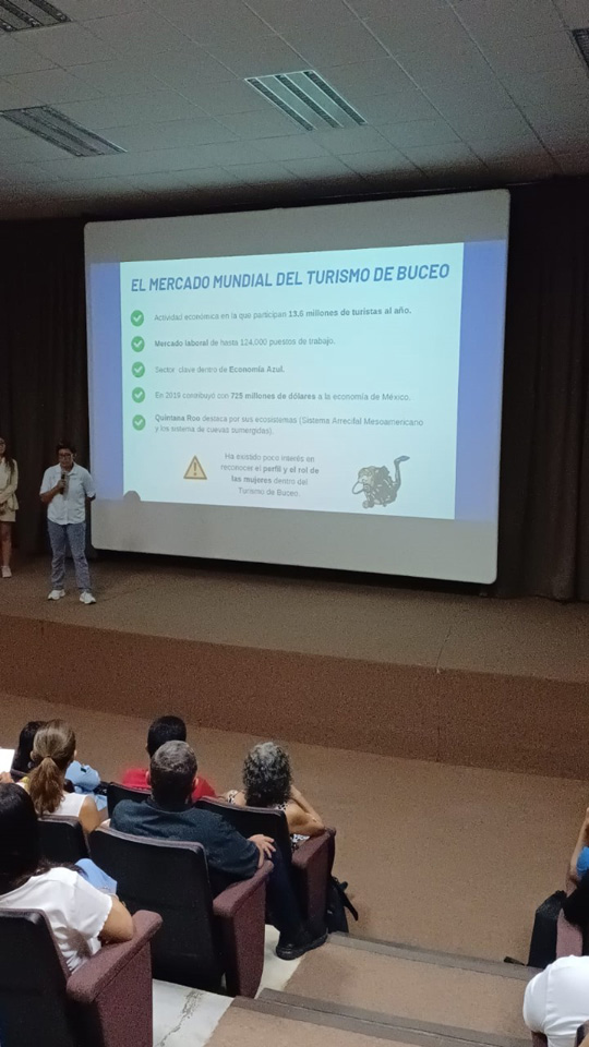Las mujeres, con un rol importante en el turismo de buceo