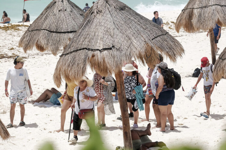 A punto de concluir la temporada de verano se mantiene alta la afluencia turística