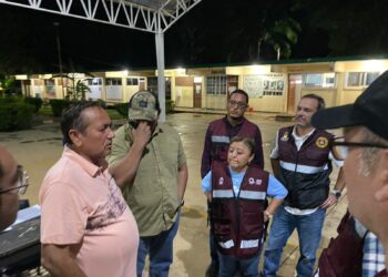 Evacuaron la isla de Holbox cerca de 3,000 personas