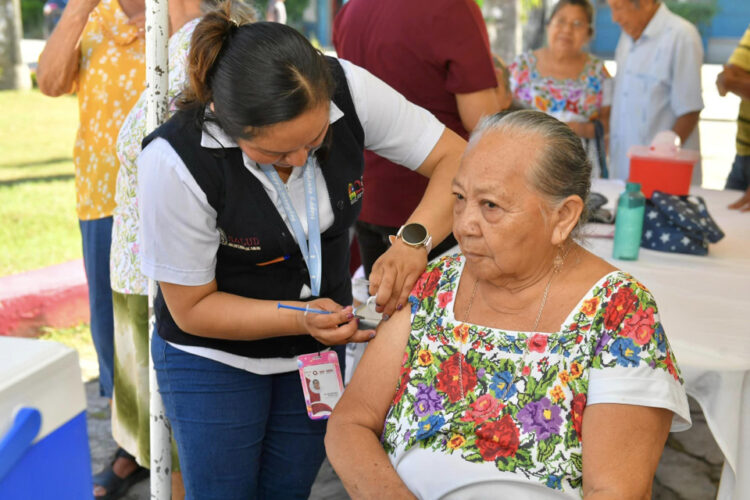 Arranca campaña de vacunación contra influenza en Carrillo Puerto