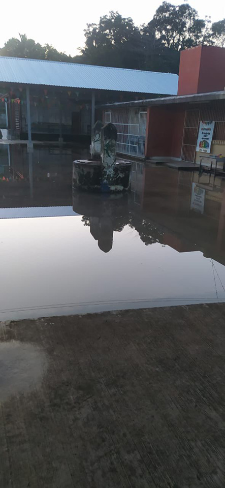 Atienden escuela inundada de San Ángel