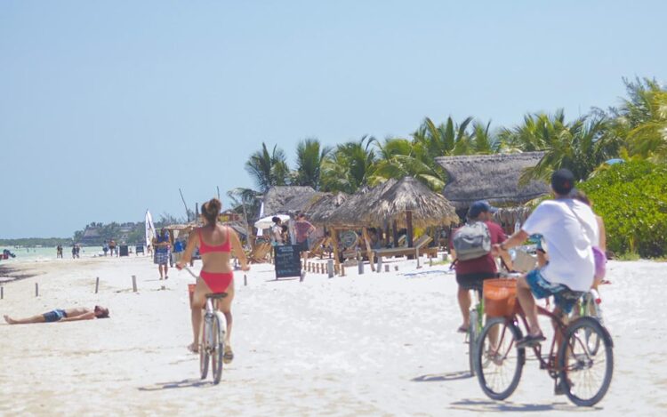 Q. Roo refuerza su liderazgo turístico y recibe reconocimientos internacionales