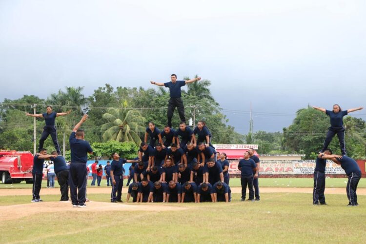 Kantunilkín celebra el 114 aniversario de la Revolución con desfile cívico-deportivo