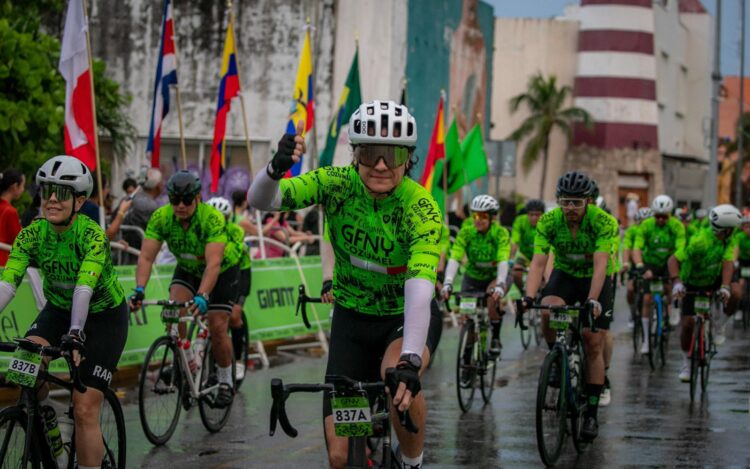 Ciclistas de 30 países en El GFNY, en Cozumel