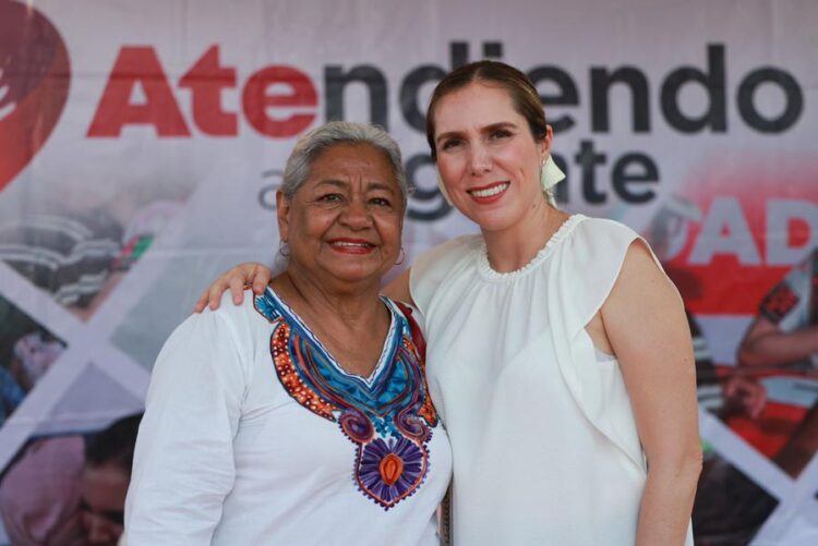 Atenea Gómez acerca el gobierno a la gente de Isla Mujeres con “ATEndiendo a la Gente”
