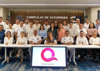 Atenea Gómez celebra éxito en la lucha contra el sargazo en Isla Mujeres