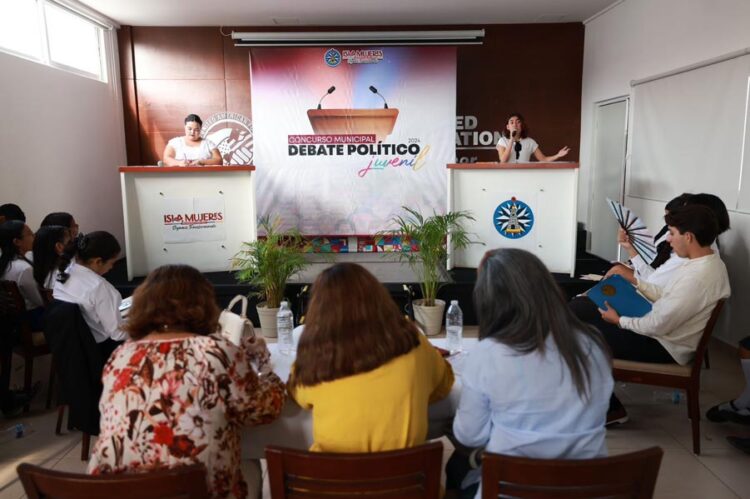 Isla Mujeres fomenta el liderazgo juvenil con exitoso concurso de debate