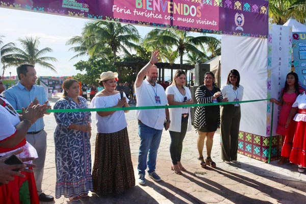 Inauguran Feria Turística de una secundaria en Puerto Morelos
