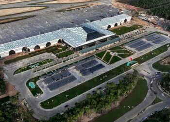 Cancún cerrará 2024 con crecimiento turístico pese a desafíos aeronáuticos