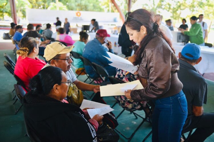 Gobierno lleva identidad oficial a las familias de Morocoy