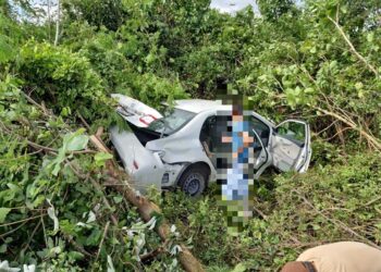 Aparatoso accidente vehicular en la Huayacán deja dos lesionados