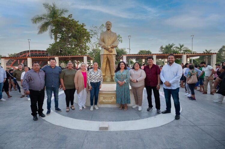 Mary Hernández inaugura parque renovado en la colonia Francisco May