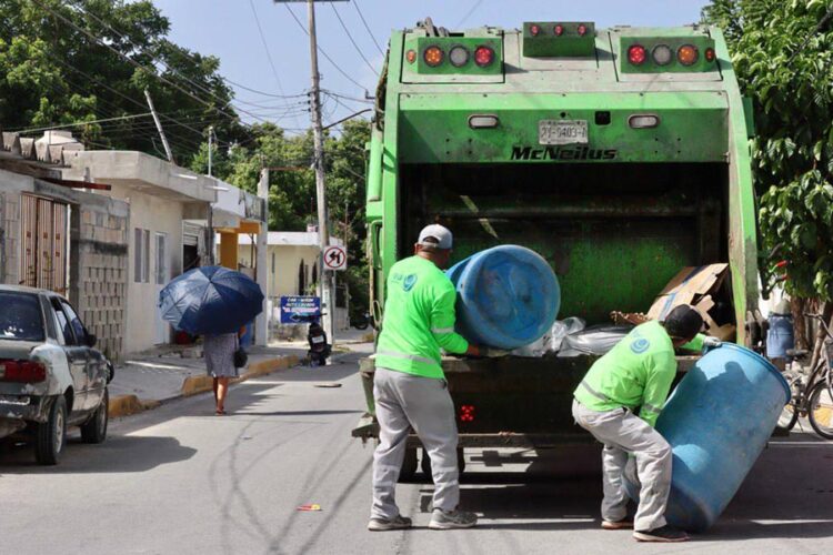 Refuerzan recolección de basura en Puerto Morelos durante la temporada vacacional