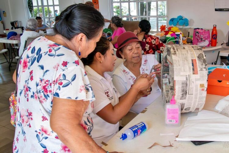 Invitan al taller gratuito de piñatas en cartonería en la BiblioAvión Gervasio