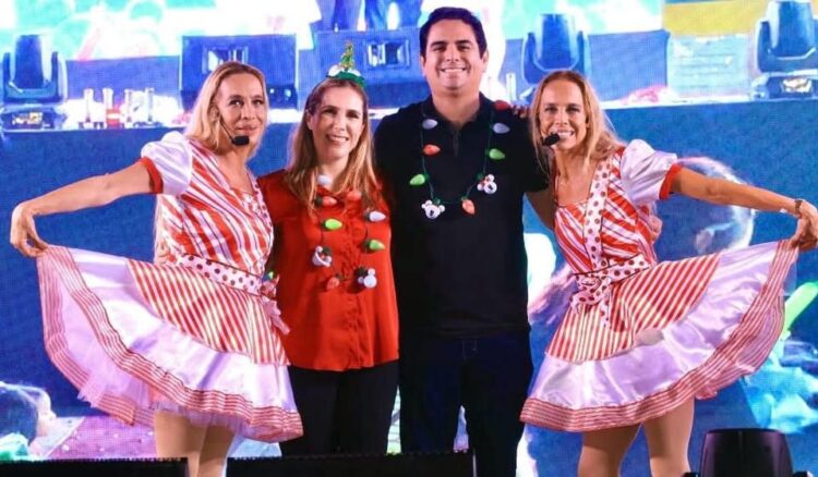Atenea Gómez Ricalde celebra la Navidad en Zona Continental con el regreso de Las Gemelas Ivonne e Ivette