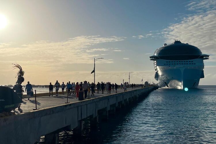 Cozumel será incluido en el estímulo fiscal de la región Frontera Sur: Chacón