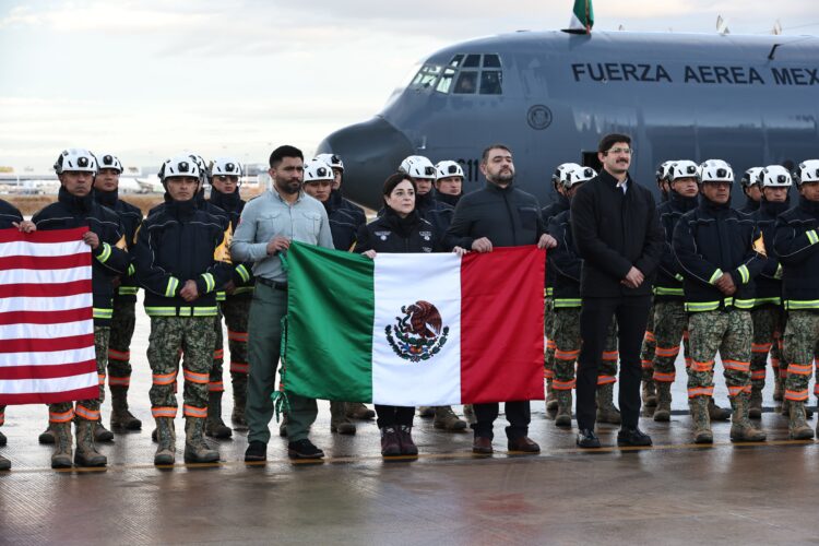 Equipo Mexicano Parte a California para Combatir Incendios Forestales