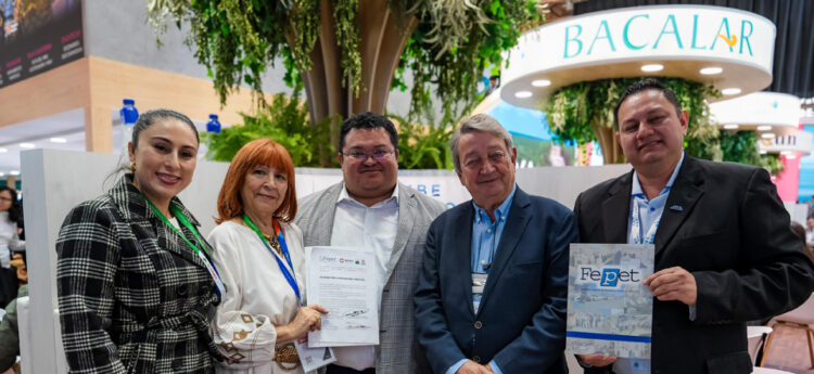 Cozumel y Fepet firman alianza para impulsar el turismo sostenible
