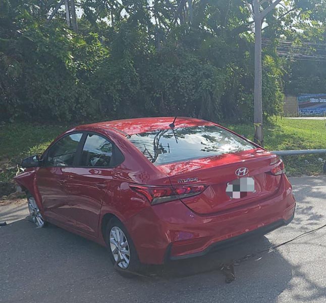 Volcadura en la Av. Huayacán
