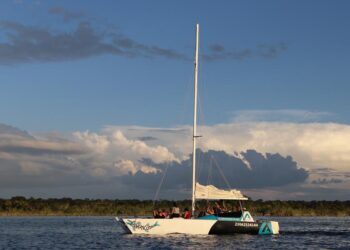 Descubre Bacalar: La Laguna de los Siete Colores, un Tesoro Turístico de Quintana Roo