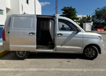 Detienen a un conductor por negligencia y resistencia en Playa del Carmen
