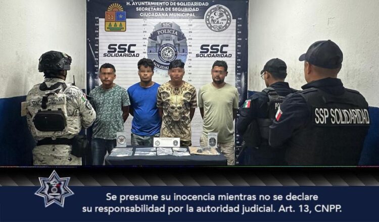 Detienen a cuatro hombres con droga y arma en Playa del Carmen