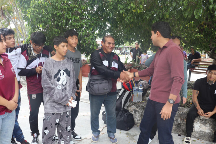Luchadores viajan al nacional que se realizará a Oaxaca