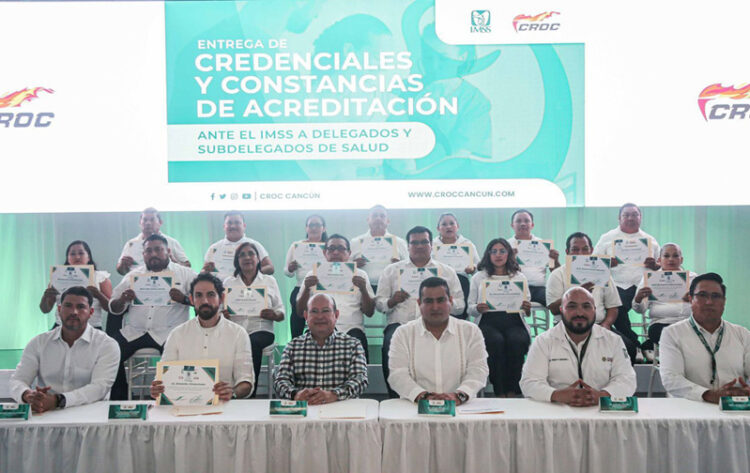 Entregan acreditaciones a delegados de salud de CROC